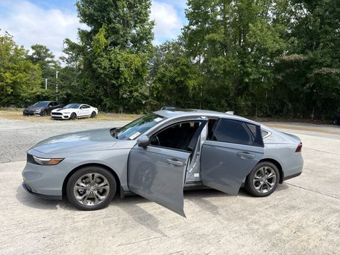 Used 2023 Honda Accord EX-L image 18