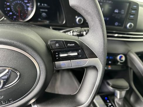 Used 2023 Hyundai Elantra SEL image 16