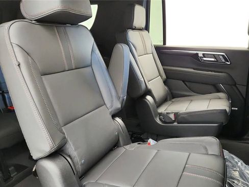 New 2026 Chevrolet Suburban RST w/ Comfort Package AWD/4WD image 39