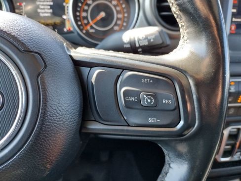 Used 2021 Jeep Gladiator Sport AWD/4WD image 23