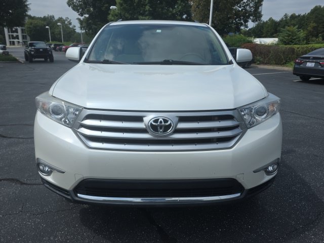 Used 2011 Toyota Highlander 2WD w/ Tech Pkg image 2
