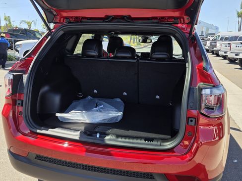 New 2026 Jeep Compass Latitude AWD/4WD image 19