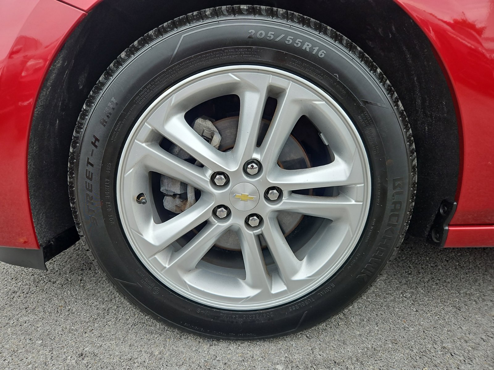 Used 2017 Chevrolet Cruze LT w/ Convenience Package FWD image 11