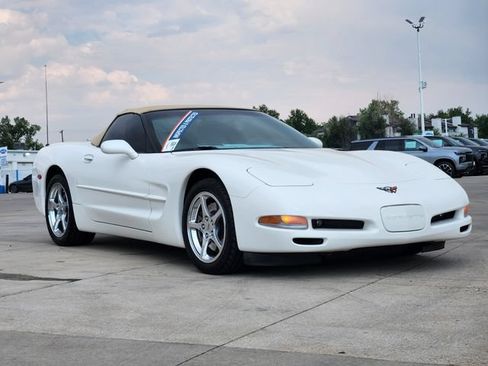 Used 2001 Chevrolet Corvette Convertible w/ Preferred Equipment Group2 RWD image 3