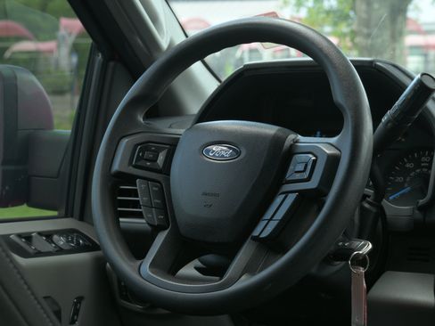 Used 2017 Ford F150 XL w/ Equipment Group 101A Mid AWD/4WD image 17