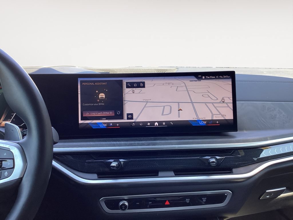 Used 2024 BMW X7 xDrive40i w/ M Sport Package AWD/4WD image 15