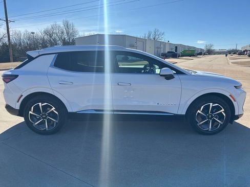 Certified 2025 Chevrolet Equinox EV LT image 6