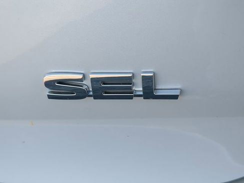 New 2026 Mitsubishi Outlander SEL FWD image 14
