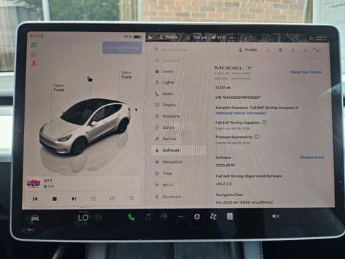 Used 2024 Tesla Model Y Long Range AWD/4WD image 3