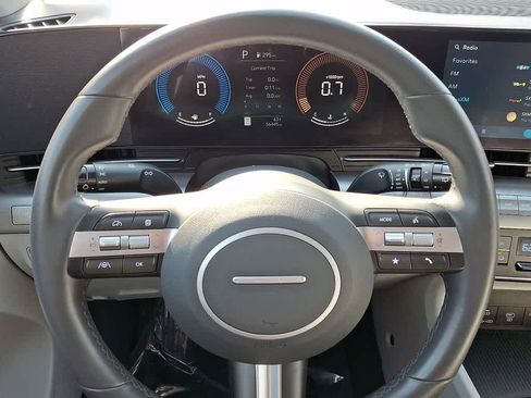 Used 2024 Hyundai Kona SEL AWD/4WD image 17