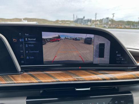 Used 2022 Cadillac Escalade Sport Platinum w/ LPO, Floor Liner Package AWD/4WD image 17
