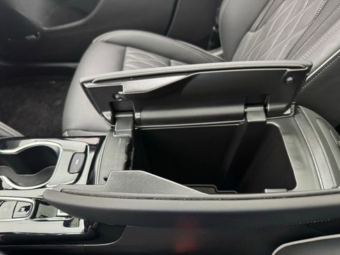 Used 2023 Buick Envision Avenir image 35