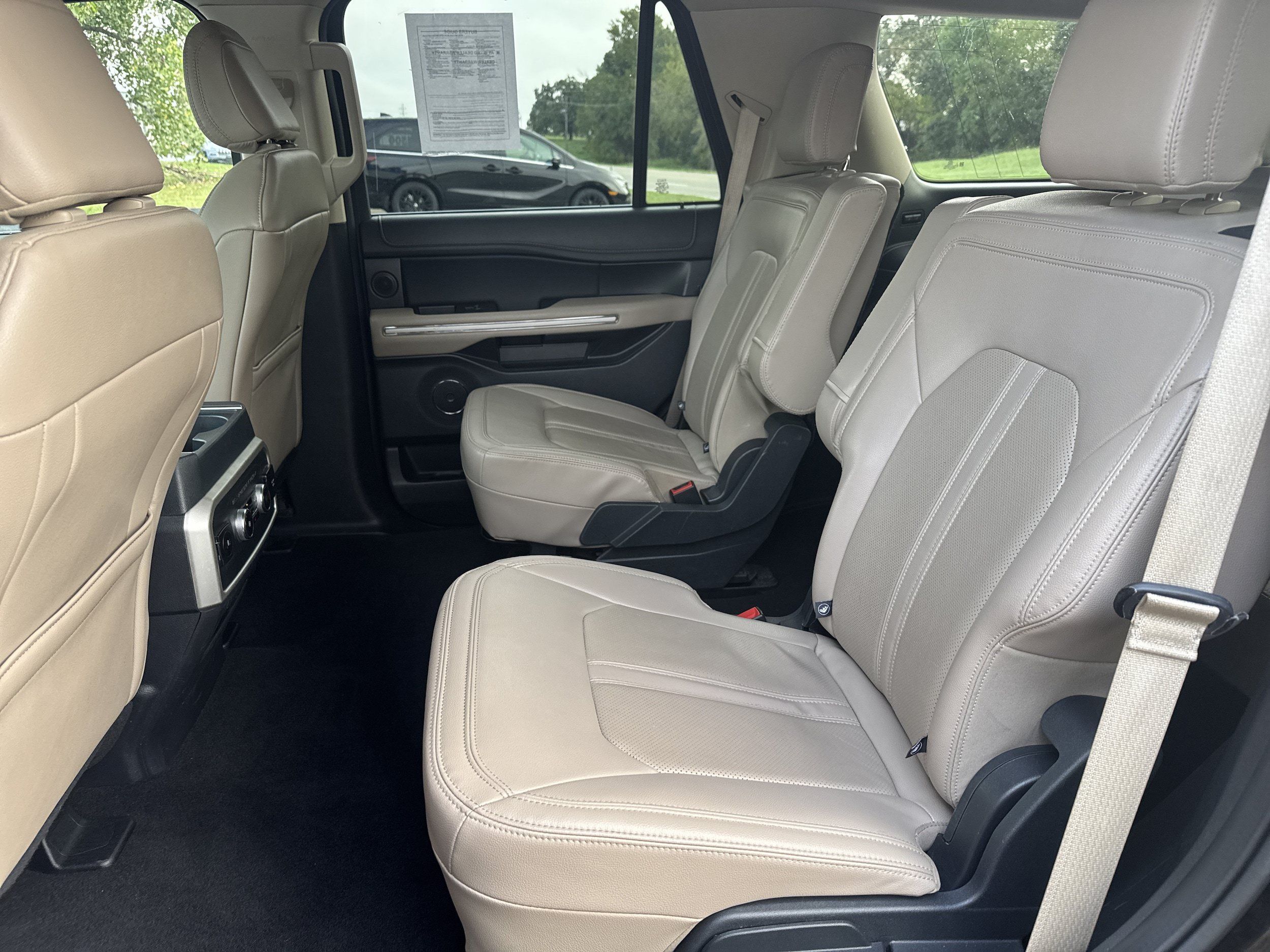 Used 2024 Ford Expedition Limited AWD/4WD image 11