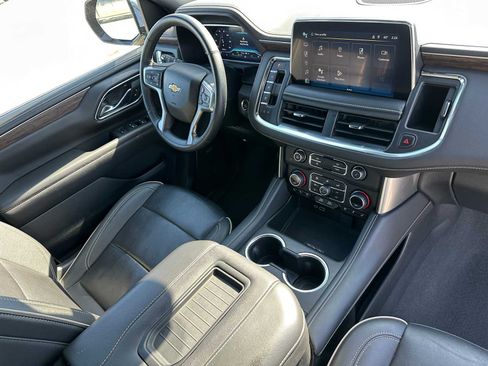 Used 2024 Chevrolet Tahoe Premier AWD/4WD image 11