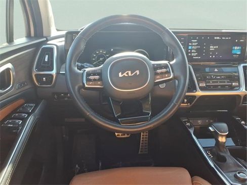 Used 2023 Kia Sorento SX Prestige image 5