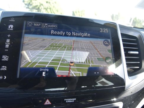 Used 2017 Honda Pilot Touring image 9