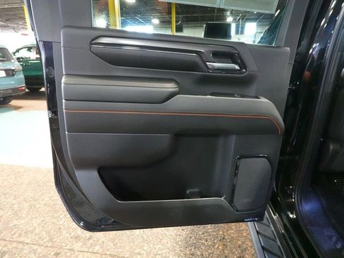 Used 2024 GMC Sierra 2500 AT4 w/ Technology Package AWD/4WD image 24