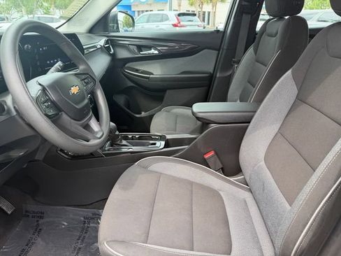 Used 2024 Chevrolet TrailBlazer LS FWD image 18
