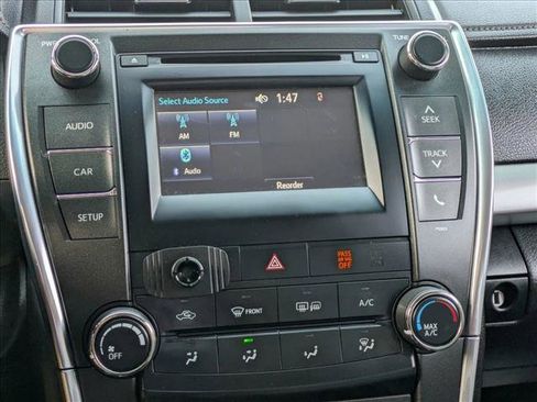 Used 2015 Toyota Camry SE image 13