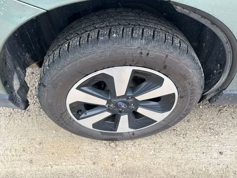 Used 2018 Subaru Forester 2.5i Premium w/ All-Weather Package AWD/4WD image 8