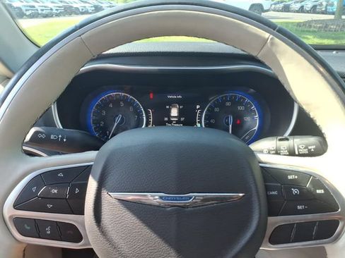 Certified 2020 Chrysler Pacifica Limited FWD image 20