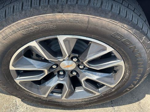 Certified 2024 Chevrolet Tahoe LT w/ Luxury Package RWD image 11