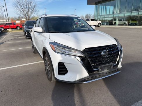 Used 2021 Nissan Kicks SV image 5