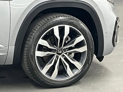 Used 2023 Volkswagen Atlas Cross Sport SEL Premium R-Line AWD/4WD image 42