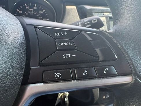 Used 2019 Nissan Rogue S FWD image 23