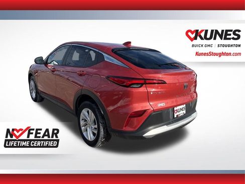 Used 2024 Buick Envista Preferred w/ Advanced Safety Package image 8