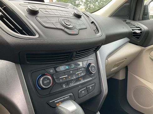 Used 2017 Ford Escape SE AWD/4WD image 36