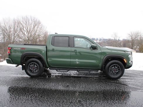 Used 2022 Nissan Frontier PRO-4X w/ Pro-4X Premium Package image 2