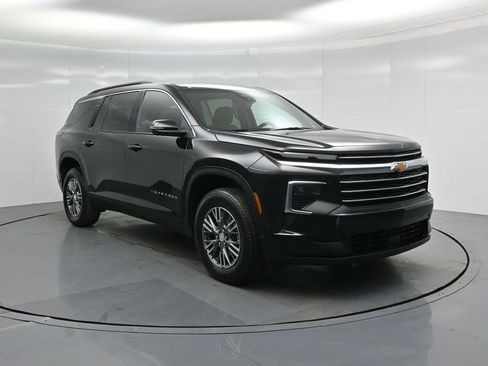 Used 2024 Chevrolet Traverse LT image 55