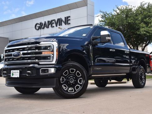 Used 2024 Ford F350 Platinum w/ FX4 Off-Road Package AWD/4WD image 2