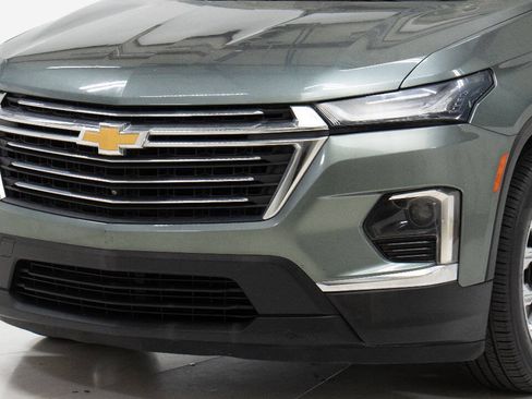 Used 2022 Chevrolet Traverse LT FWD image 9