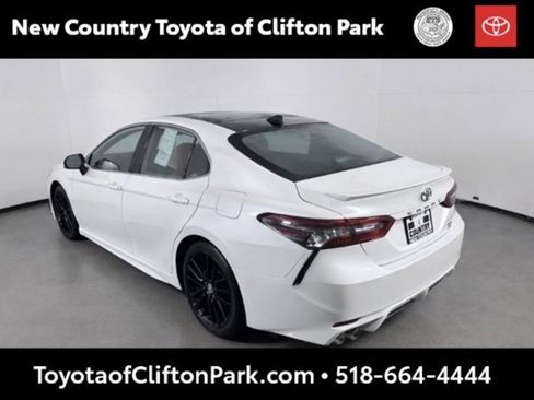 Used 2022 Toyota Camry XSE image 5