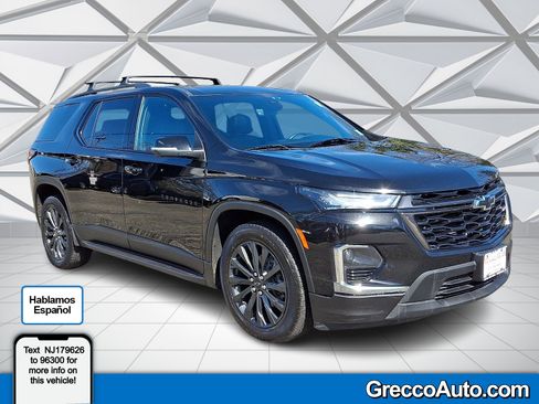 Used 2022 Chevrolet Traverse RS image 1