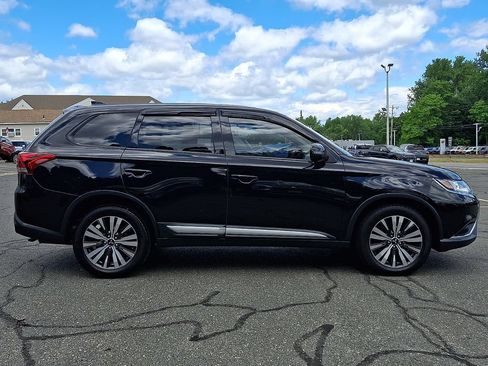 Used 2019 Mitsubishi Outlander AWD image 7