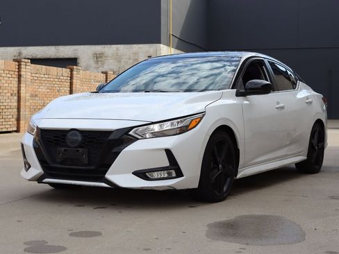 Used 2022 Nissan Sentra SR w/ Midnight Edition FWD image 2