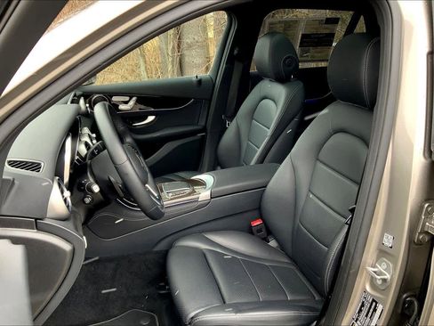 Used 2020 Mercedes-Benz GLC 300 4MATIC image 9