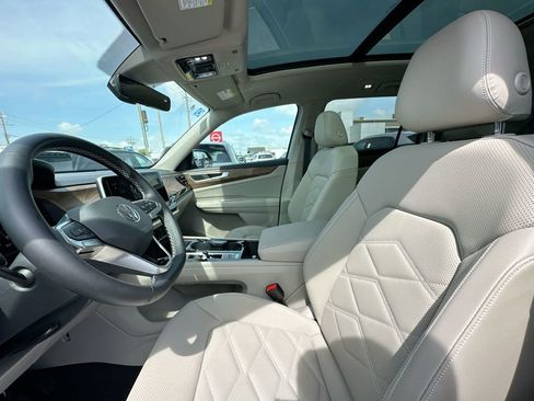 New 2025 Volkswagen Atlas SE image 65