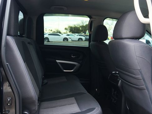 Used 2020 Nissan Titan SV w/ SV Convenience Package image 27