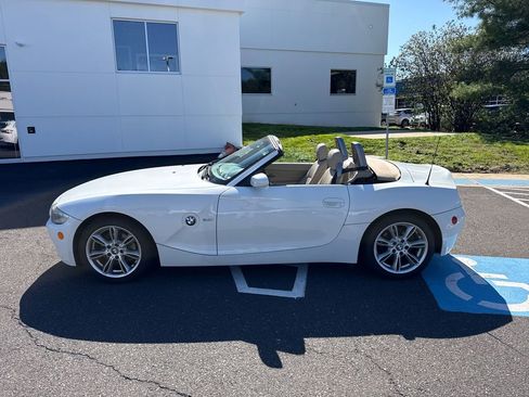 Used 2005 BMW Z4 3.0i RWD image 2