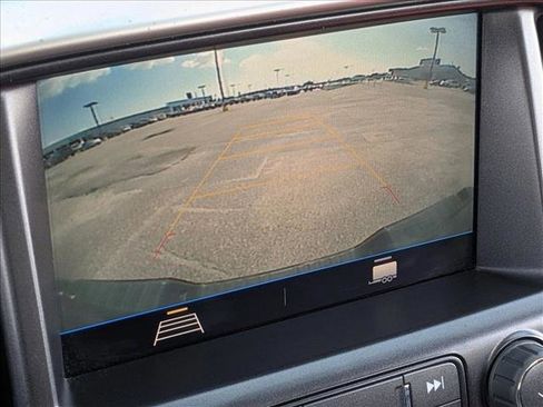 Used 2022 Chevrolet Colorado LT image 12