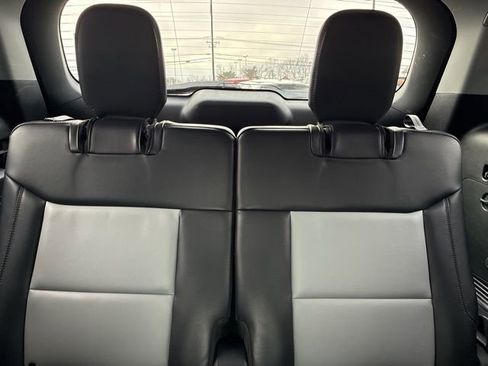 Used 2022 Ford Explorer XLT w/ Equipment Group 202A image 24