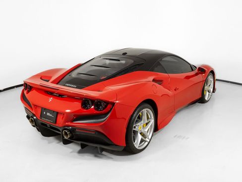 Used 2022 Ferrari F8 Tributo RWD image 9