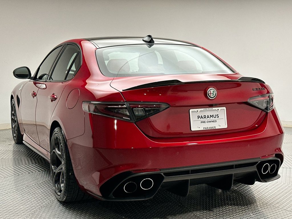 Used 2024 Alfa Romeo Giulia Quadrifoglio RWD image 11