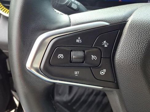 Used 2024 Chevrolet Trax LT w/ LT Convenience Package FWD image 7
