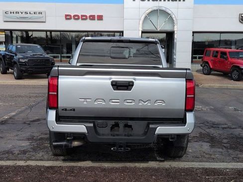 Used 2024 Toyota Tacoma TRD Off-Road w/ TRD Off Road Upgrade Package image 4