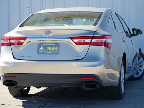 Used 2013 Toyota Avalon XLE image 4